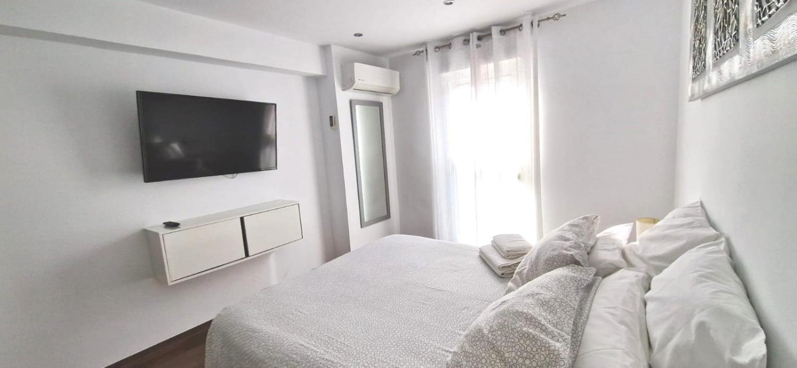 Aries Flat Apartment เบนัลมาเดนา ภายนอก รูปภาพ