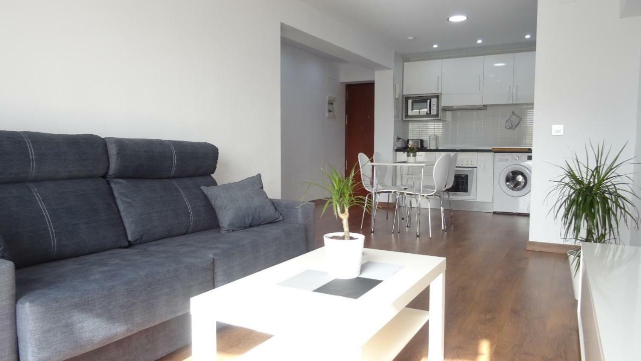 Aries Flat Apartment เบนัลมาเดนา ภายนอก รูปภาพ