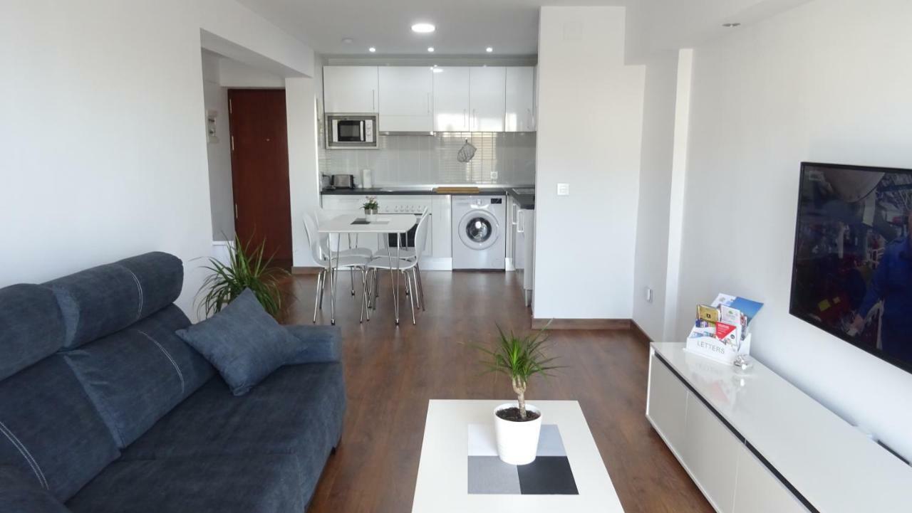 Aries Flat Apartment เบนัลมาเดนา ภายนอก รูปภาพ