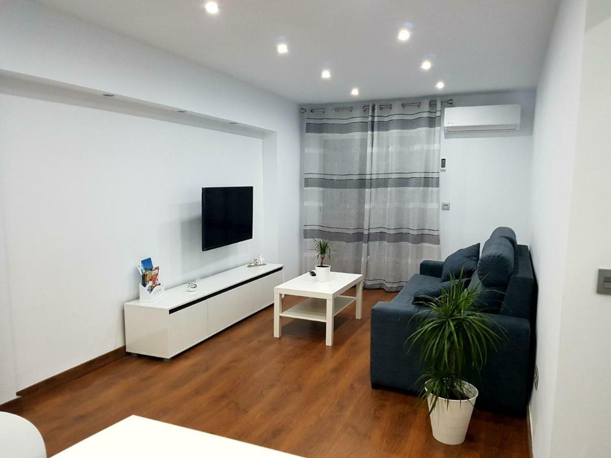 Aries Flat Apartment เบนัลมาเดนา ภายนอก รูปภาพ