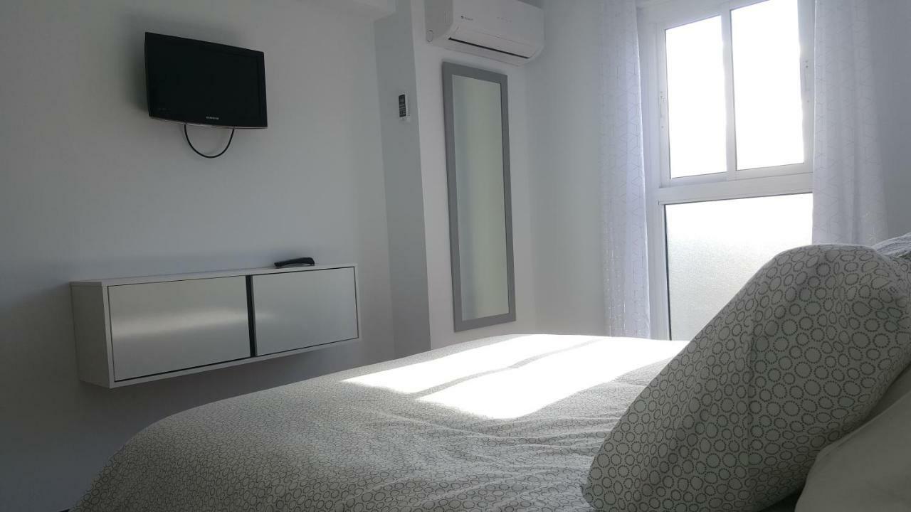 Aries Flat Apartment เบนัลมาเดนา ภายนอก รูปภาพ