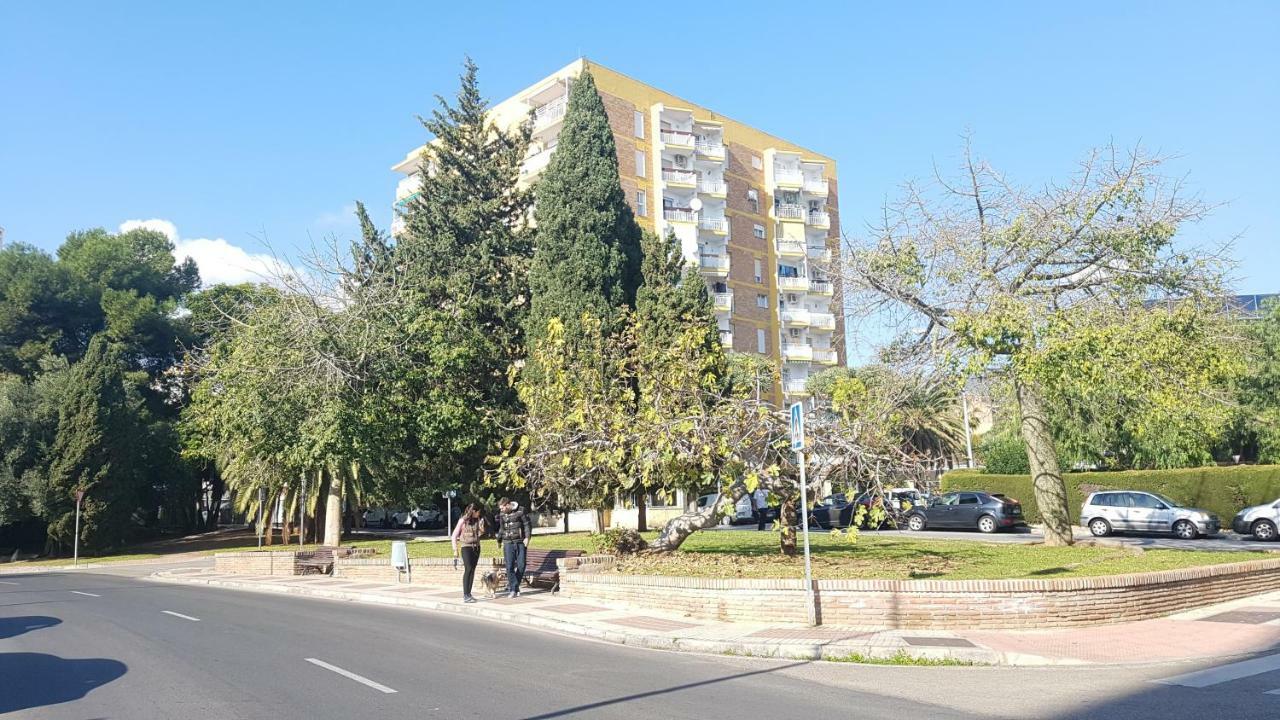 Aries Flat Apartment เบนัลมาเดนา ภายนอก รูปภาพ