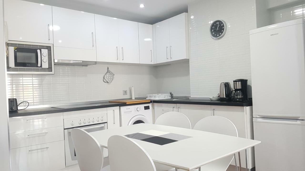 Aries Flat Apartment เบนัลมาเดนา ภายนอก รูปภาพ